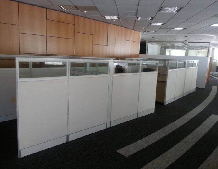Existing office partitions and furnishings before the Level 14 reinstatement works